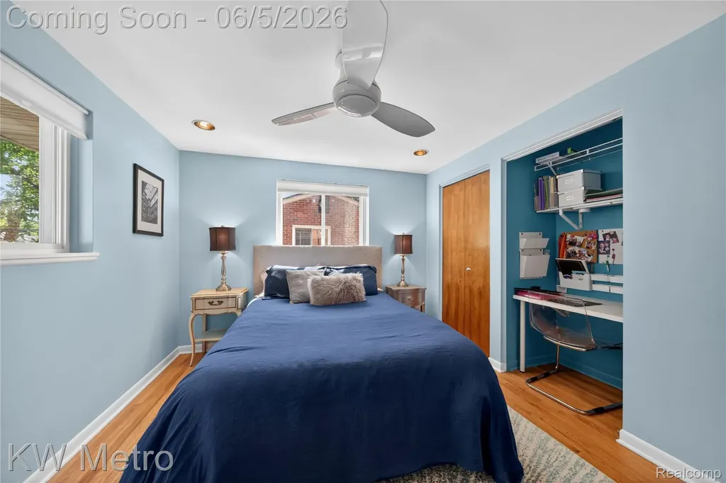 210 W Lawrence Avenue Royal Oak City MI 48073