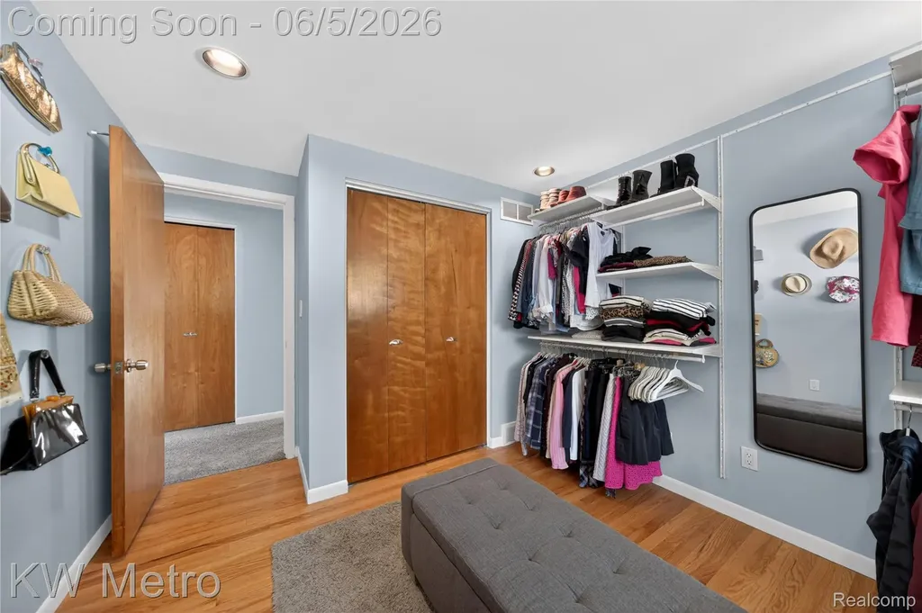 210 W Lawrence Avenue Royal Oak City MI 48073