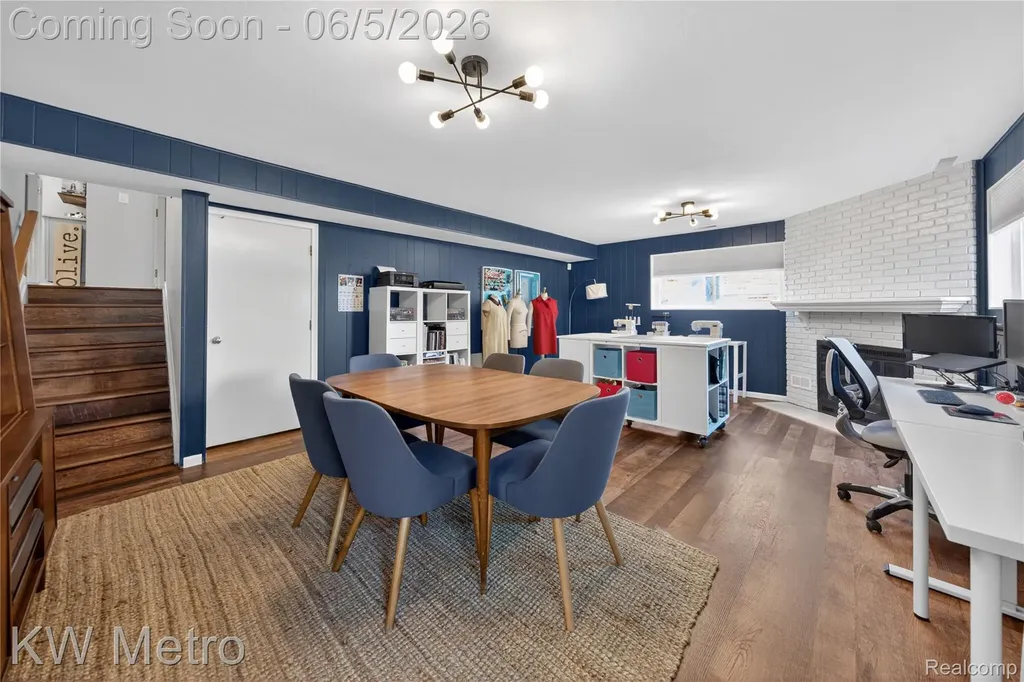 210 W Lawrence Avenue Royal Oak City MI 48073