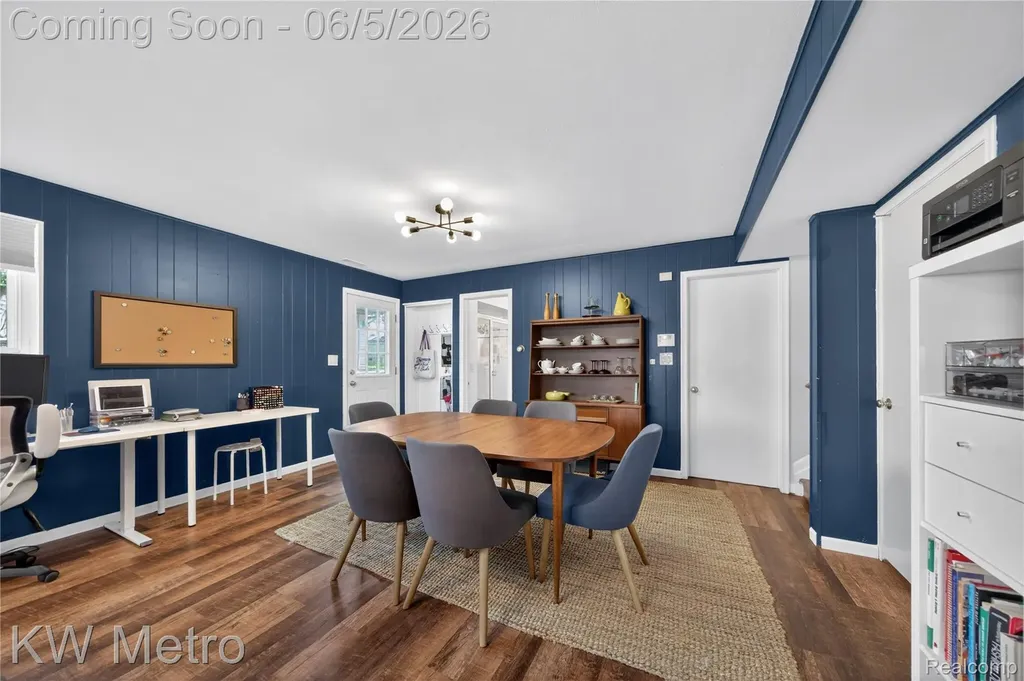 210 W Lawrence Avenue Royal Oak City MI 48073