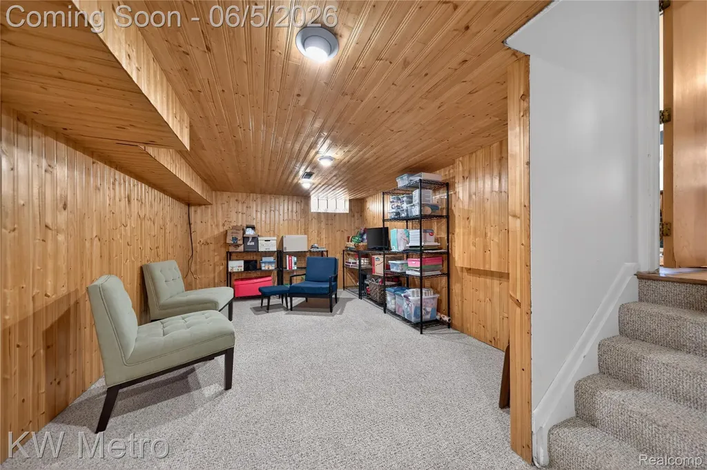 210 W Lawrence Avenue Royal Oak City MI 48073
