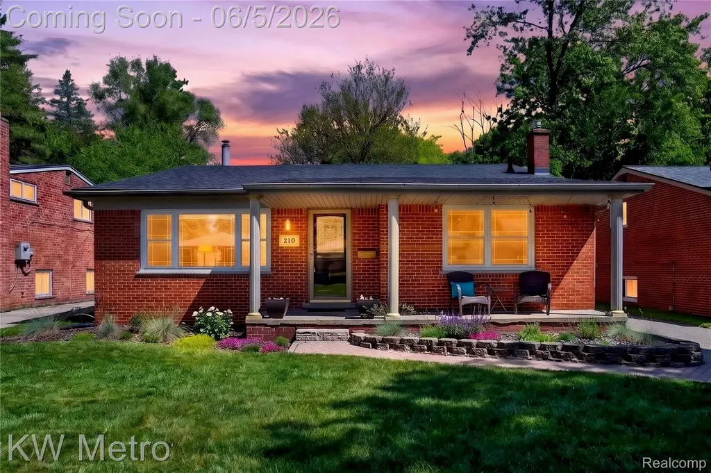 210 W Lawrence Avenue Royal Oak City MI 48073