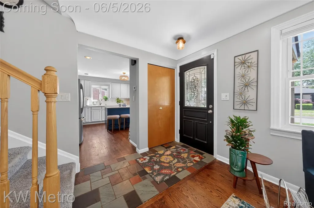 210 W Lawrence Avenue Royal Oak City MI 48073