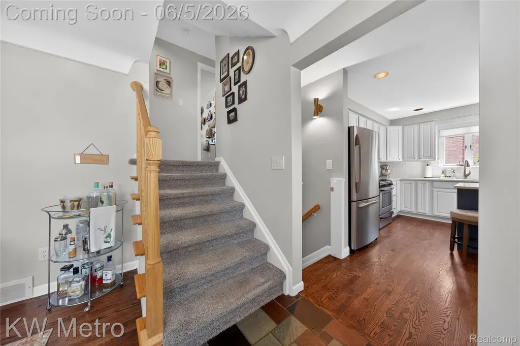 210 W Lawrence Avenue Royal Oak City MI 48073