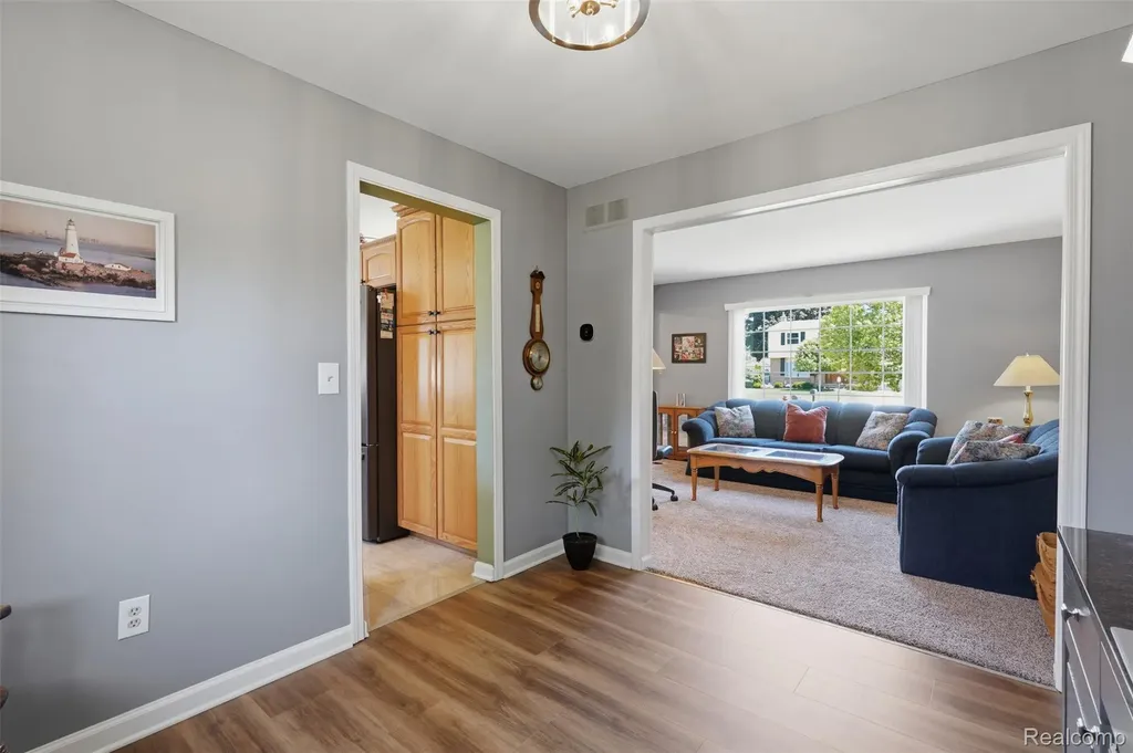 19021 Fairway Street Livonia City MI 48152