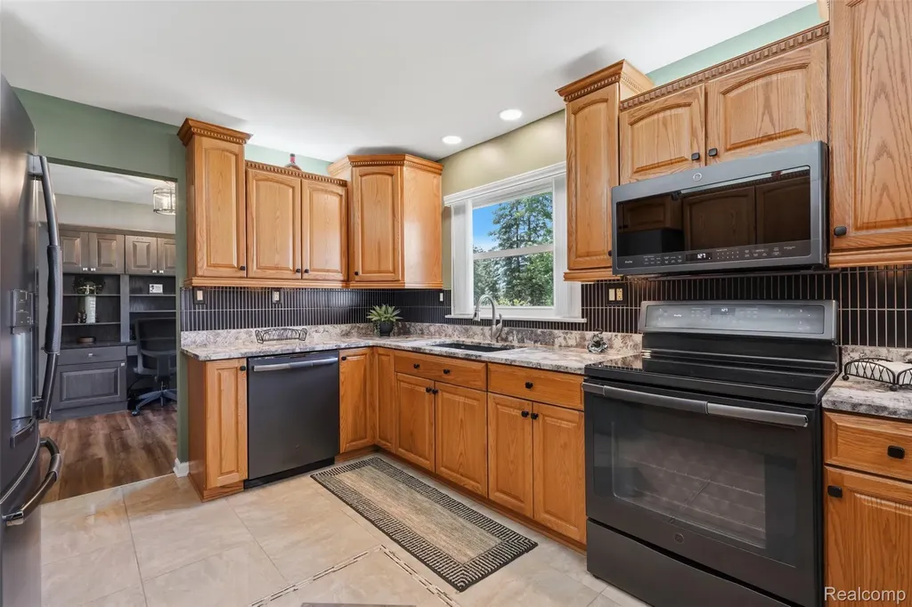 19021 Fairway Street Livonia City MI 48152