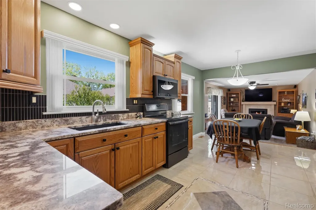 19021 Fairway Street Livonia City MI 48152