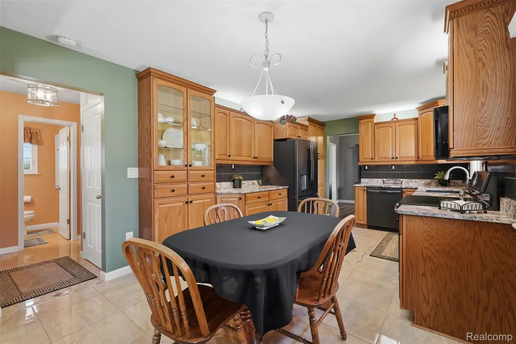 19021 Fairway Street Livonia City MI 48152