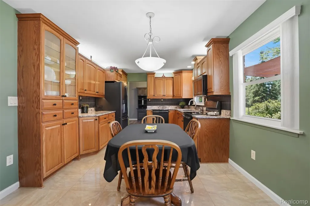 19021 Fairway Street Livonia City MI 48152