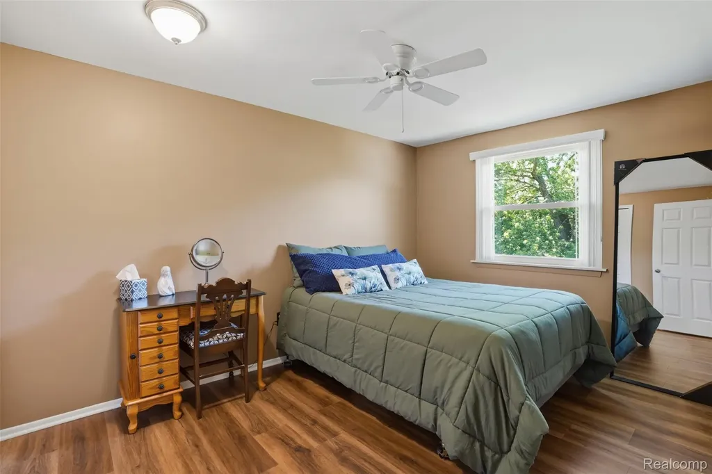 19021 Fairway Street Livonia City MI 48152