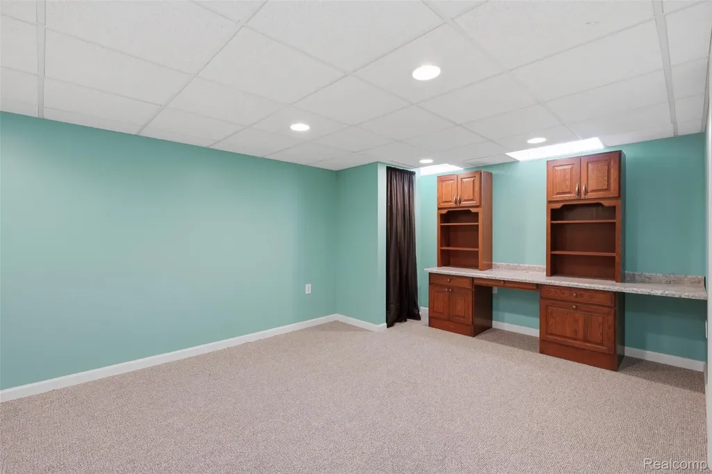 19021 Fairway Street Livonia City MI 48152
