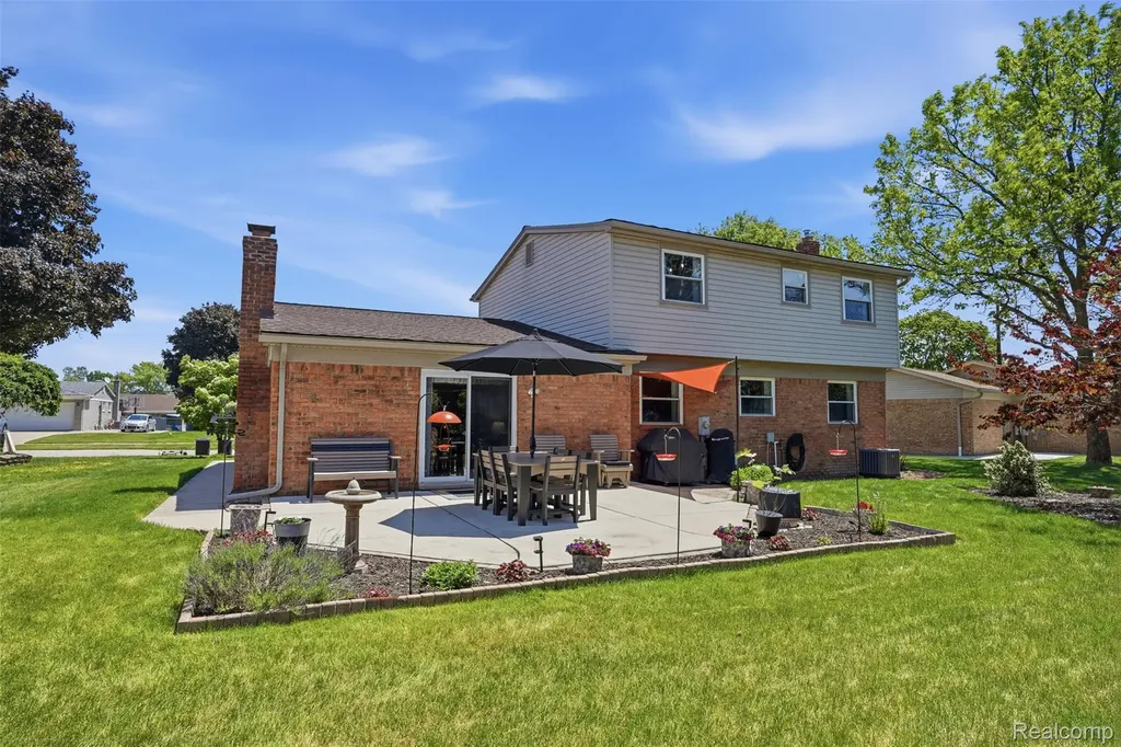 19021 Fairway Street Livonia City MI 48152