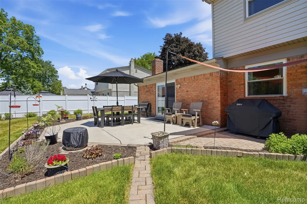 19021 Fairway Street Livonia City MI 48152