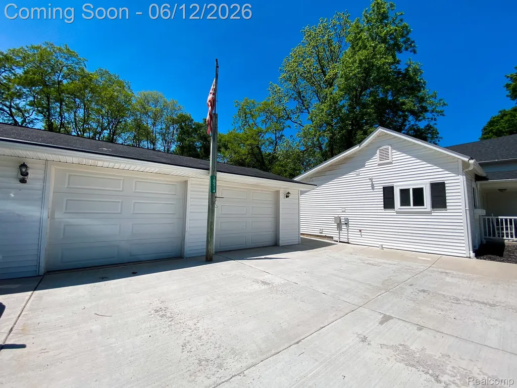 10514 Hamburg Road Hamburg Township MI 48189