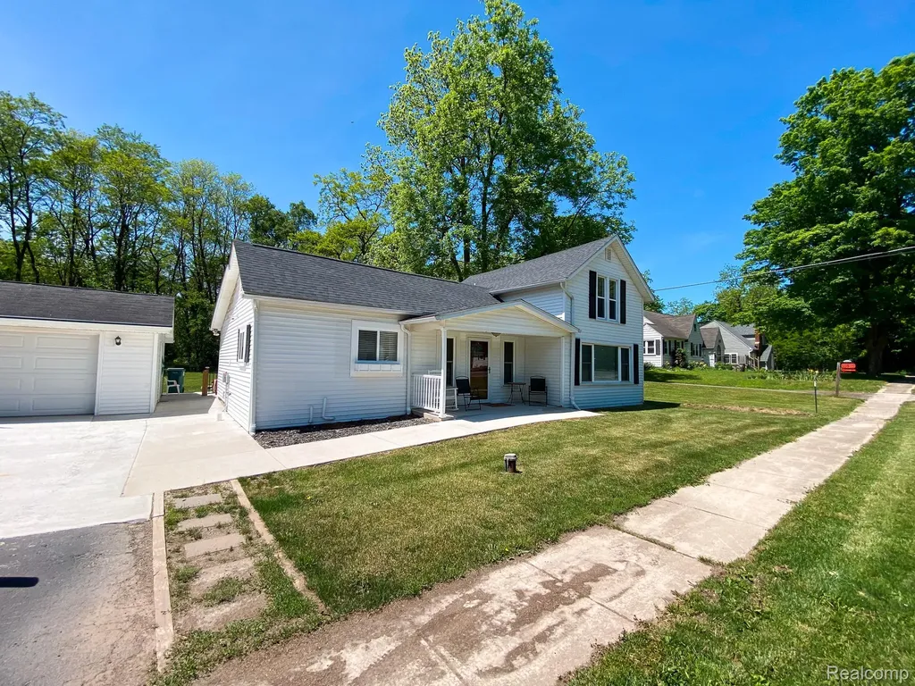10514 Hamburg Road Hamburg Township MI 48189