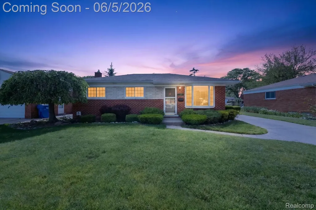 31561 Tecla Drive Warren City MI 48088