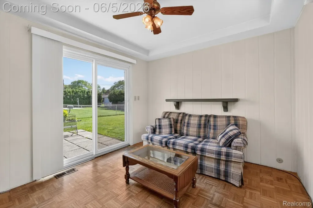 31561 Tecla Drive Warren City MI 48088