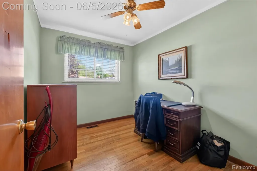31561 Tecla Drive Warren City MI 48088