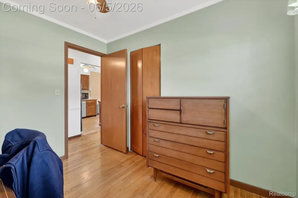 31561 Tecla Drive Warren City MI 48088