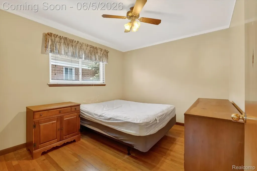 31561 Tecla Drive Warren City MI 48088