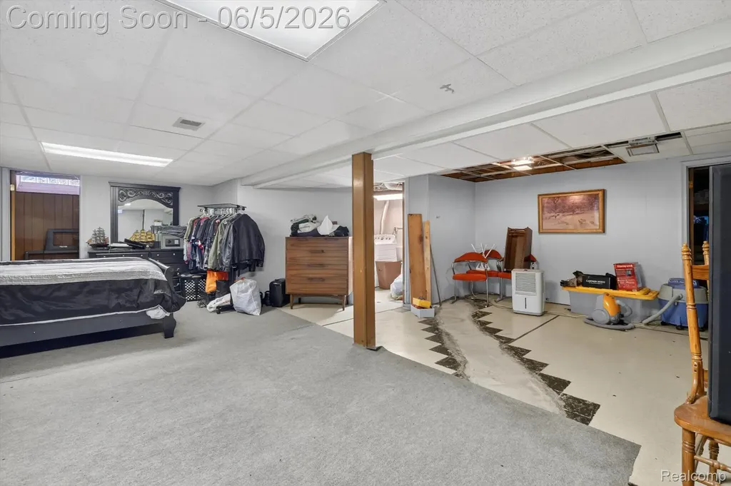 31561 Tecla Drive Warren City MI 48088
