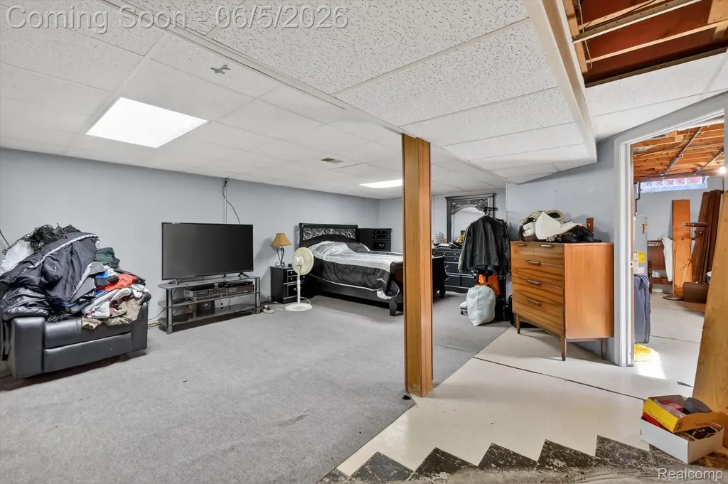 31561 Tecla Drive Warren City MI 48088