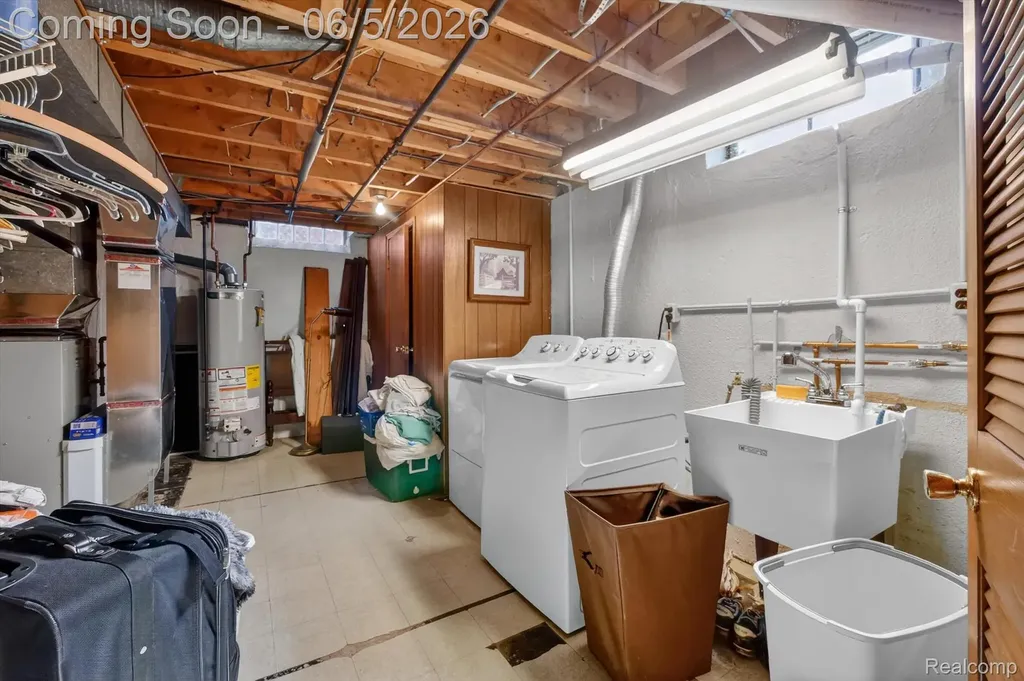 31561 Tecla Drive Warren City MI 48088