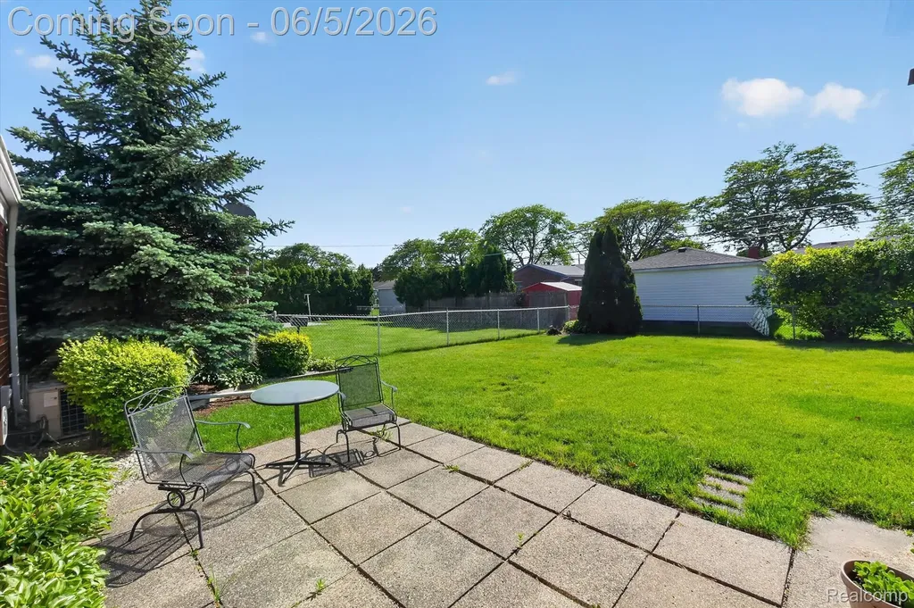 31561 Tecla Drive Warren City MI 48088