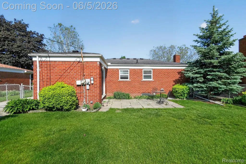31561 Tecla Drive Warren City MI 48088