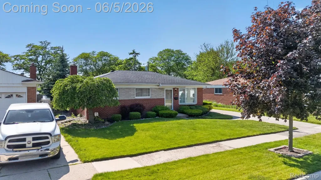 31561 Tecla Drive Warren City MI 48088