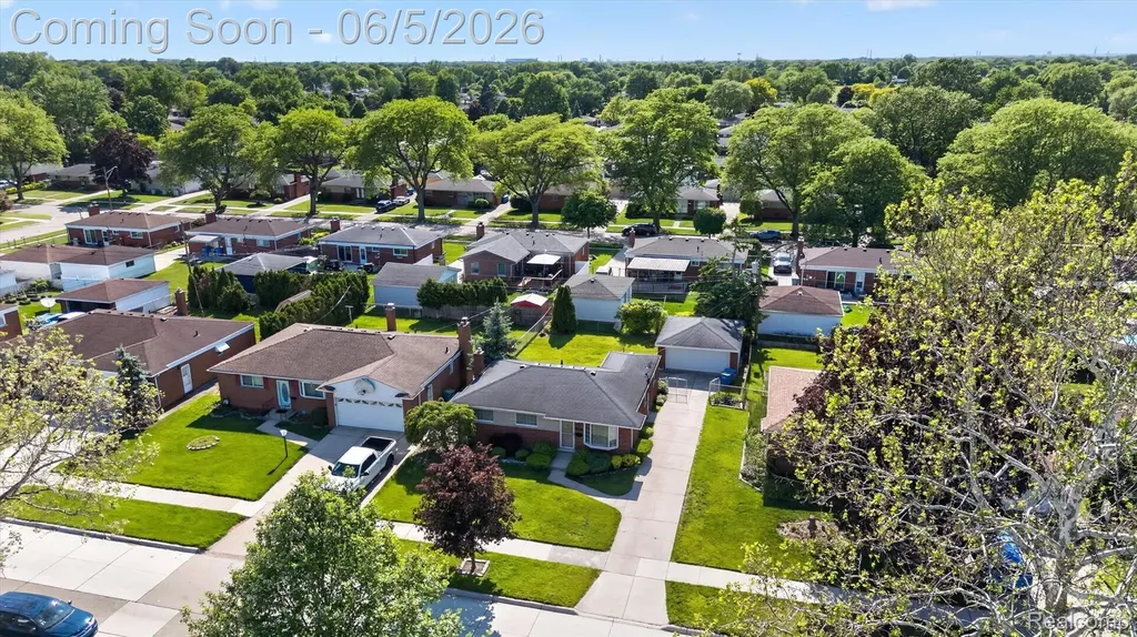 31561 Tecla Drive Warren City MI 48088