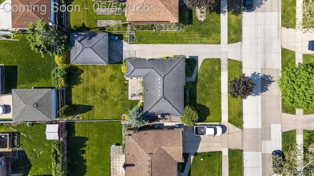31561 Tecla Drive Warren City MI 48088