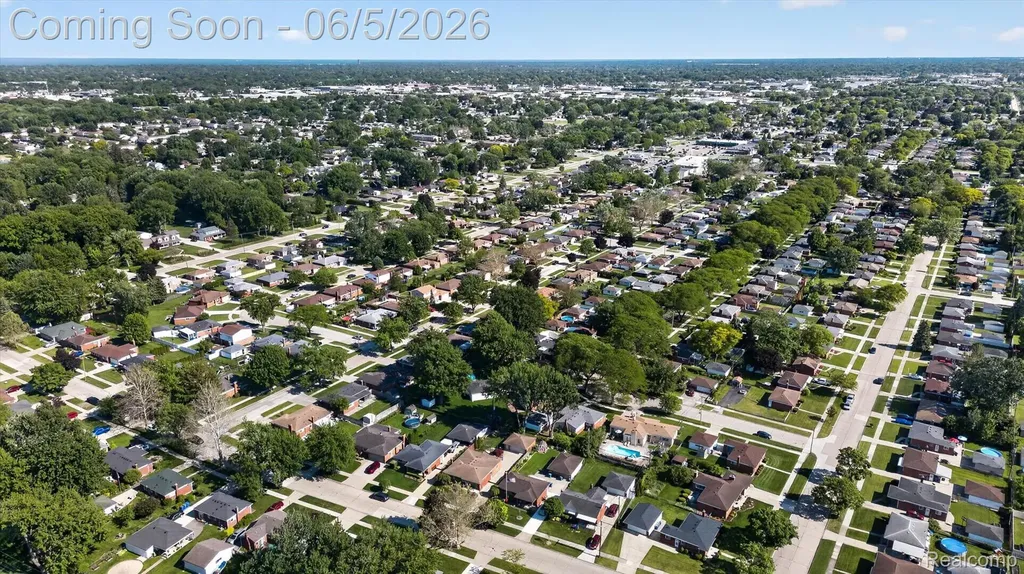 31561 Tecla Drive Warren City MI 48088