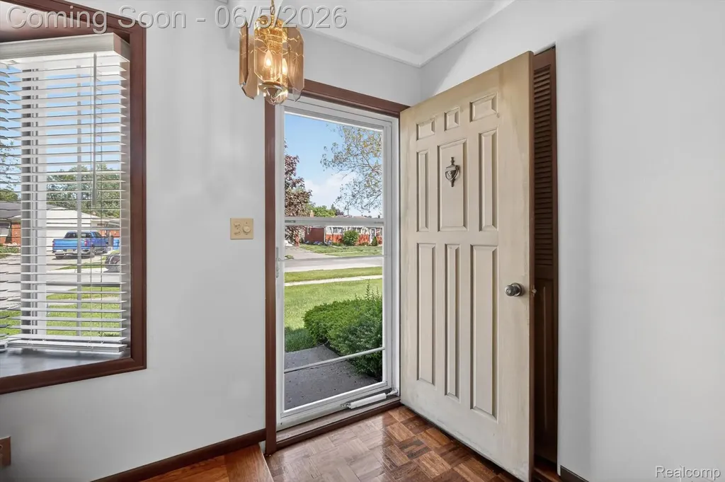 31561 Tecla Drive Warren City MI 48088