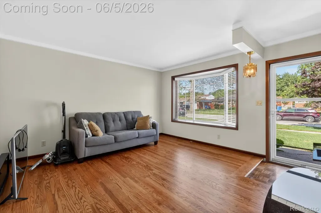 31561 Tecla Drive Warren City MI 48088