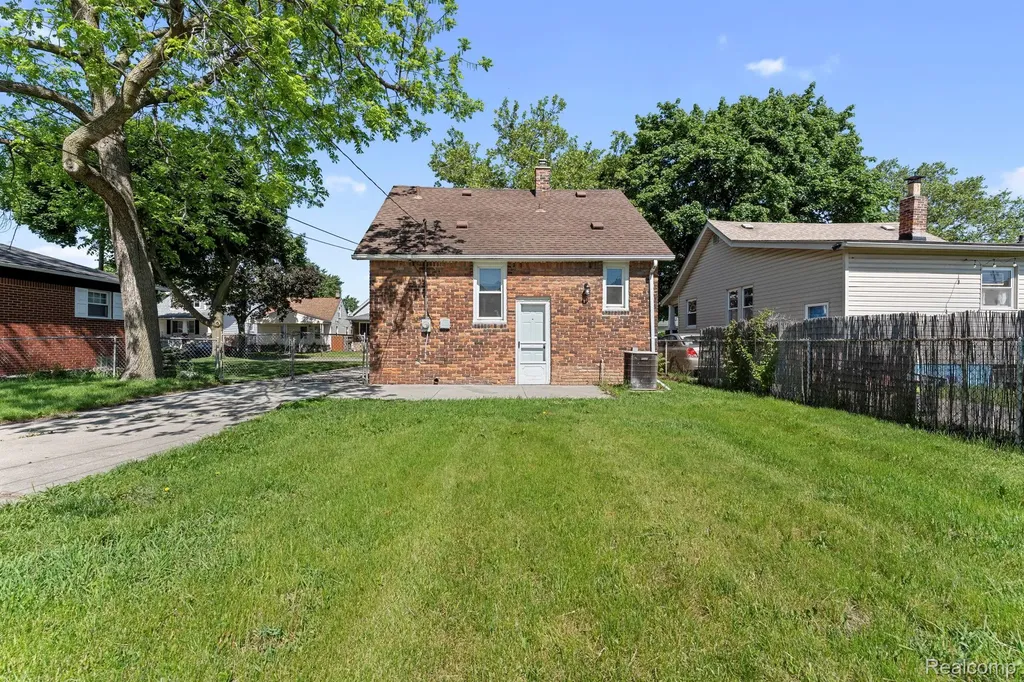 1409 Marion Avenue Lincoln Park City MI 48146