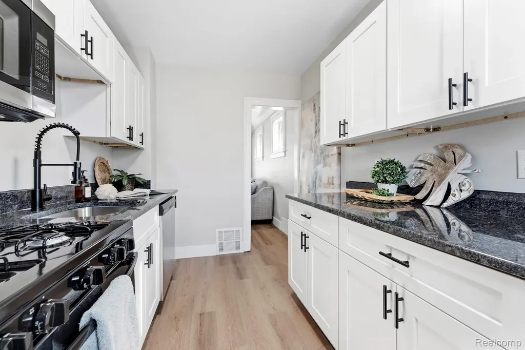 1409 Marion Avenue Lincoln Park City MI 48146