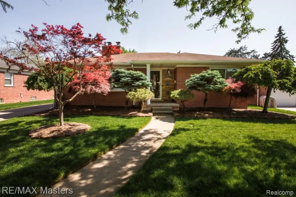 13443 Chestnut Street Southgate City MI 48195
