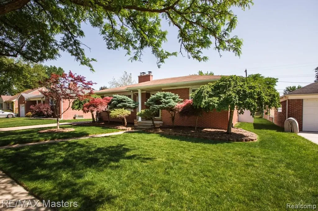 13443 Chestnut Street Southgate City MI 48195