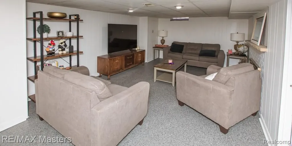 13443 Chestnut Street Southgate City MI 48195