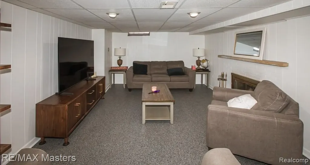 13443 Chestnut Street Southgate City MI 48195