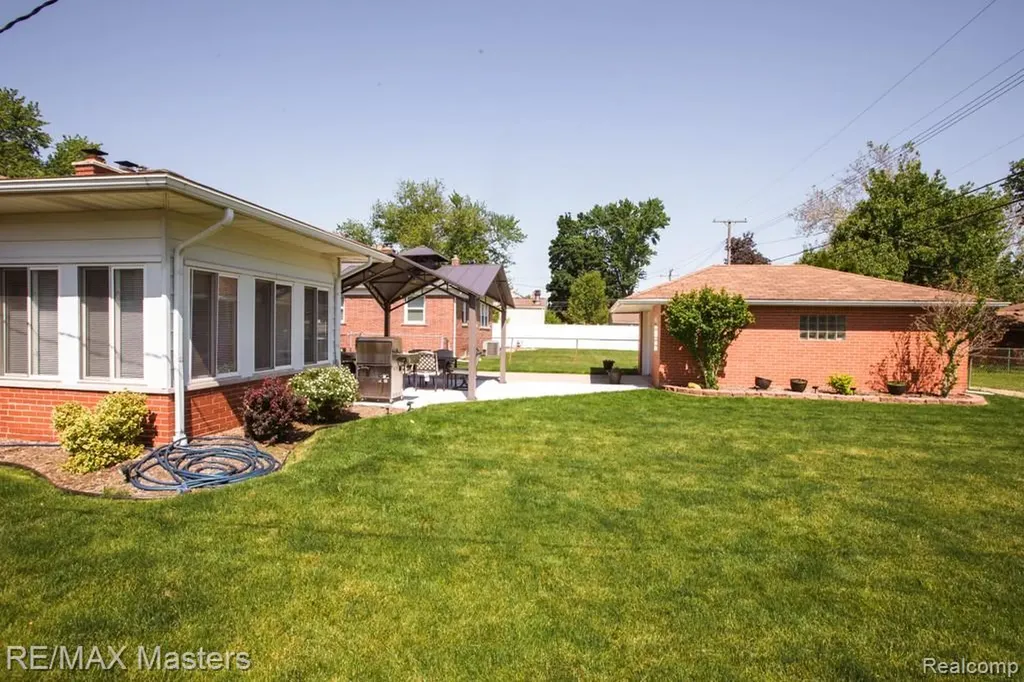 13443 Chestnut Street Southgate City MI 48195