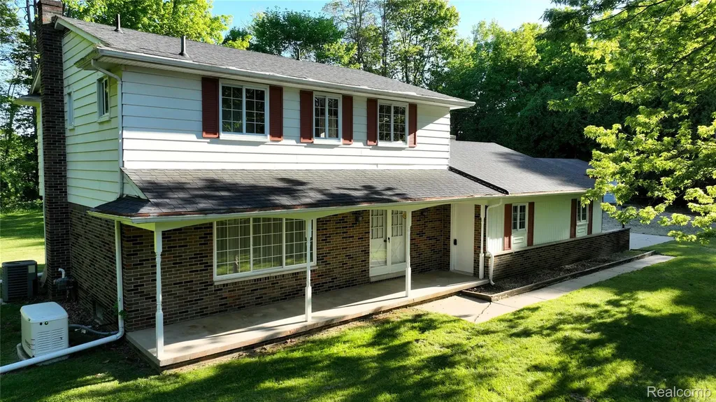 2356 Rochester Road Addison Township MI 48367