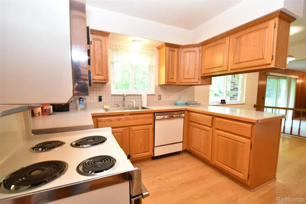 2356 Rochester Road Addison Township MI 48367