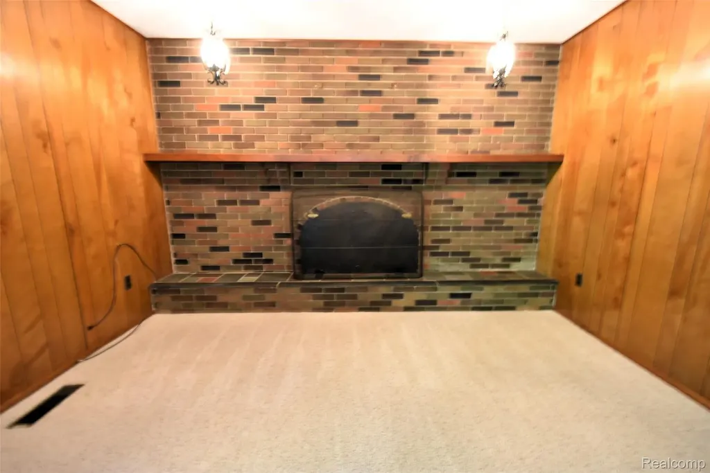 2356 Rochester Road Addison Township MI 48367