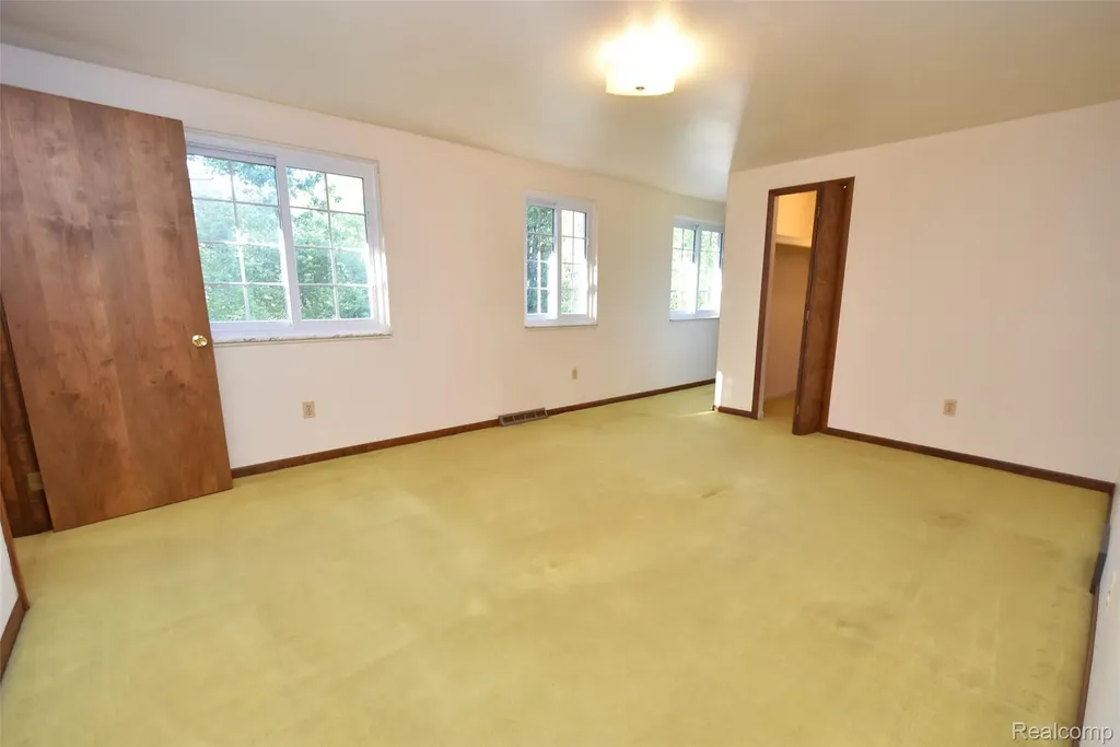 2356 Rochester Road Addison Township MI 48367