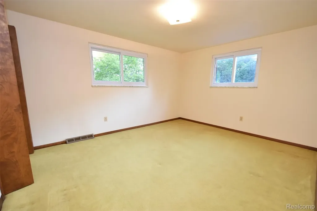 2356 Rochester Road Addison Township MI 48367