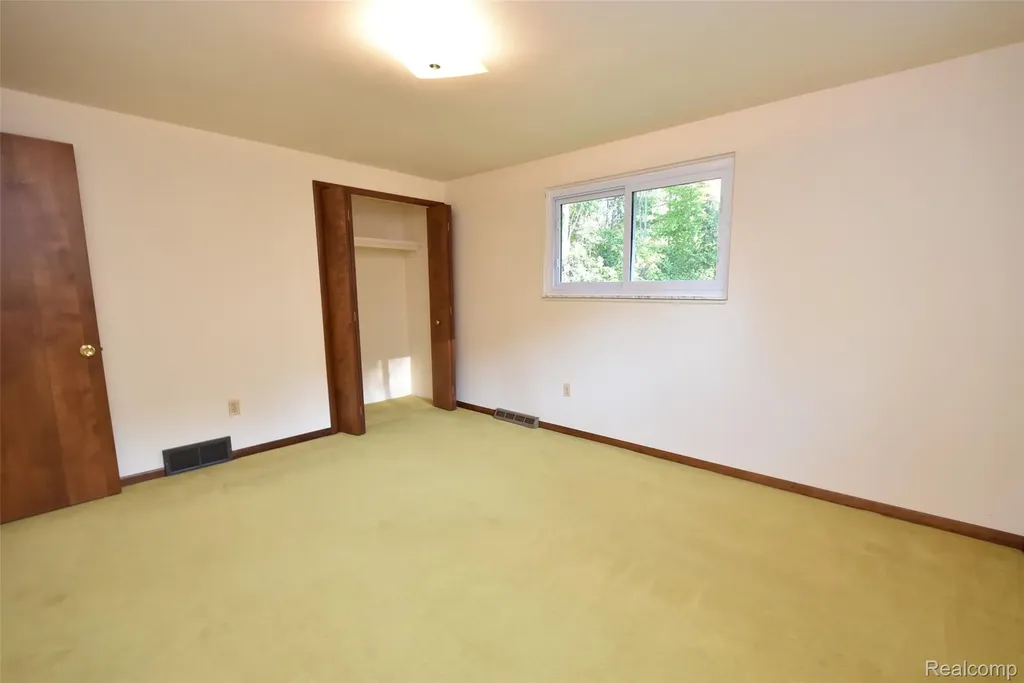 2356 Rochester Road Addison Township MI 48367