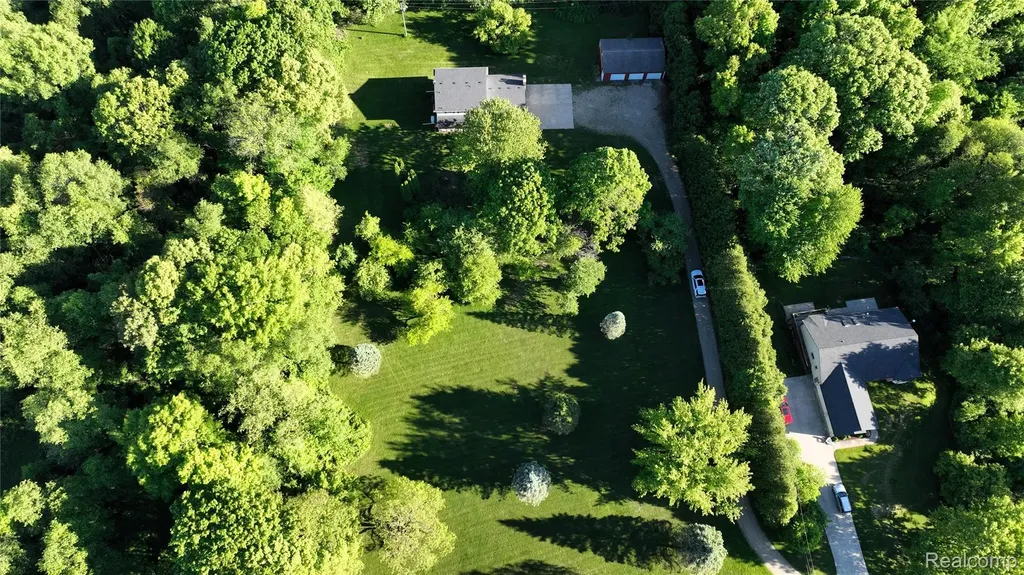 2356 Rochester Road Addison Township MI 48367