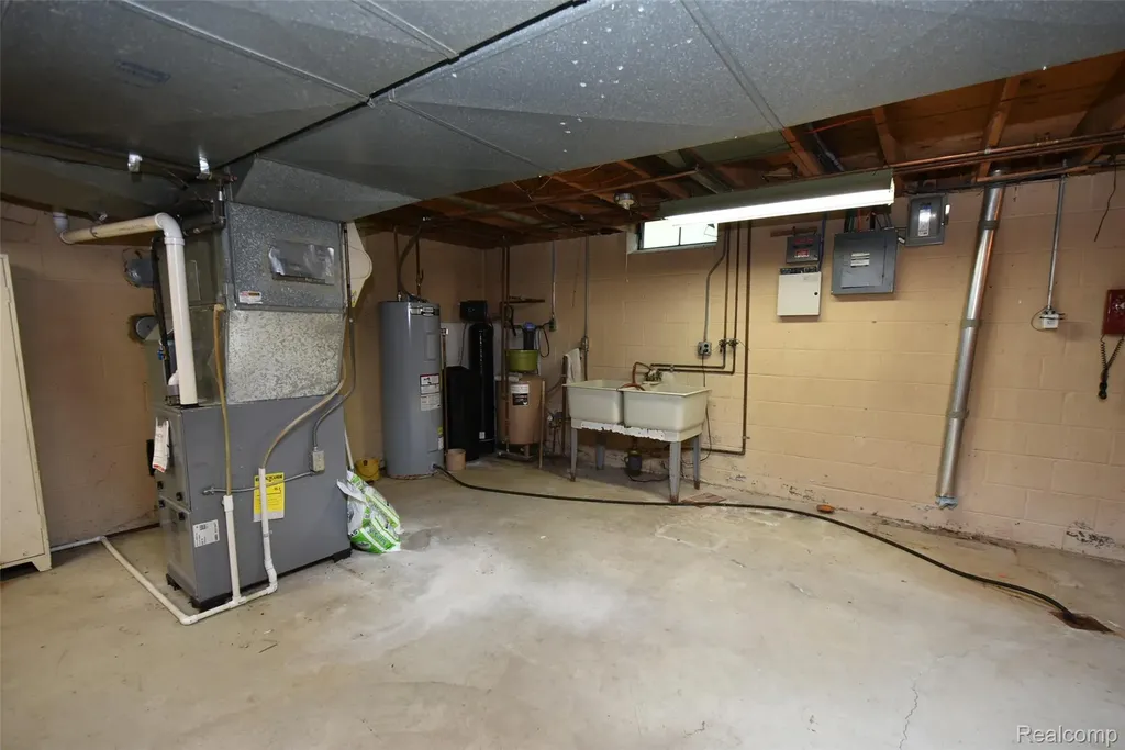 2356 Rochester Road Addison Township MI 48367